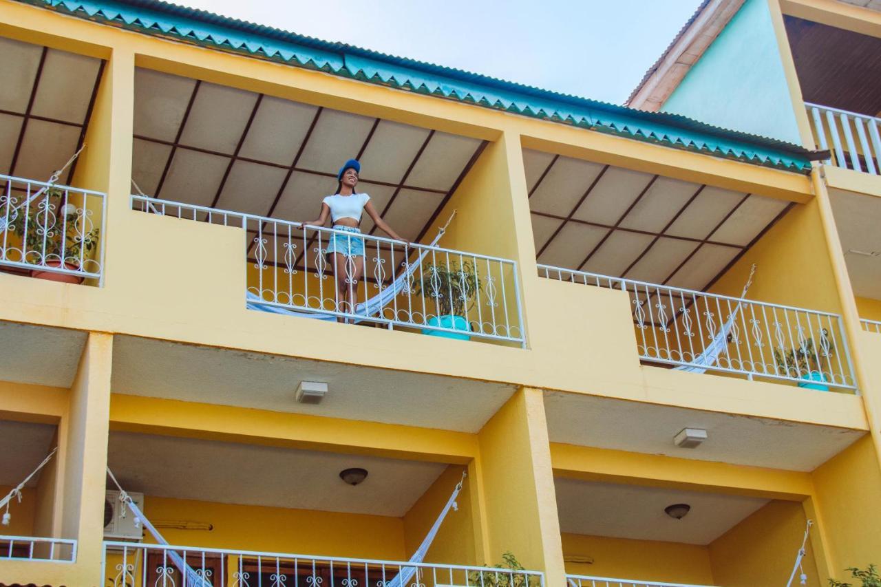 Hotel Santana Flores Extérieur photo