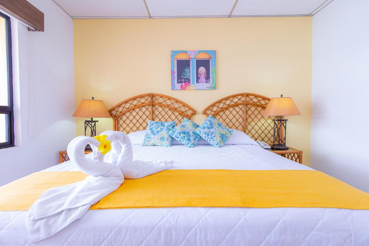 Hotel Santana Flores Extérieur photo