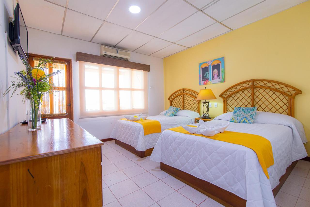 Hotel Santana Flores Extérieur photo