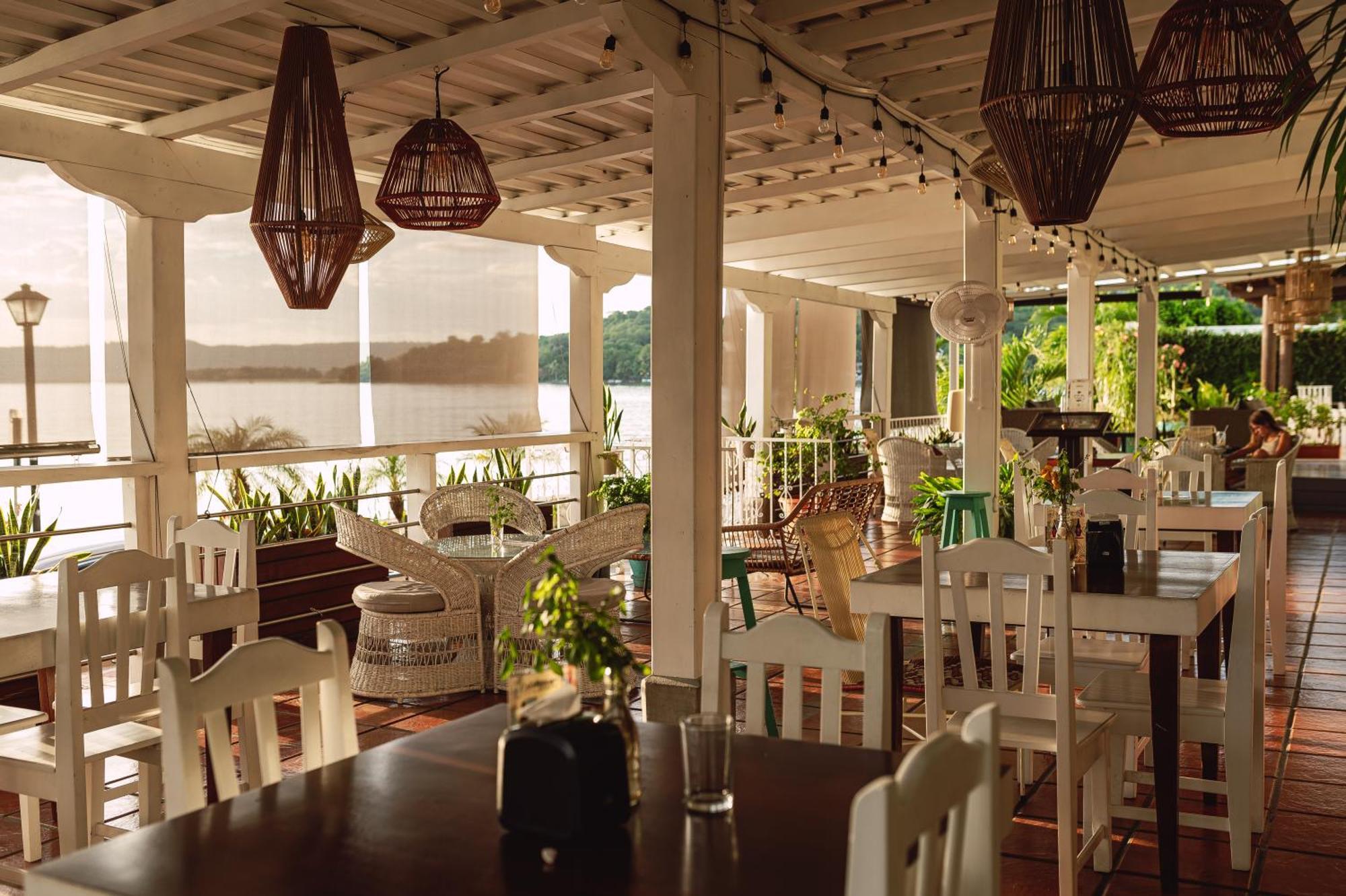 Hotel Santana Flores Extérieur photo