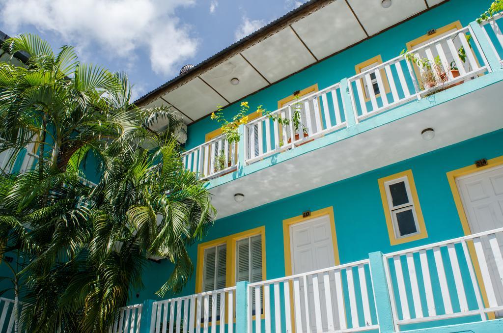 Hotel Santana Flores Extérieur photo