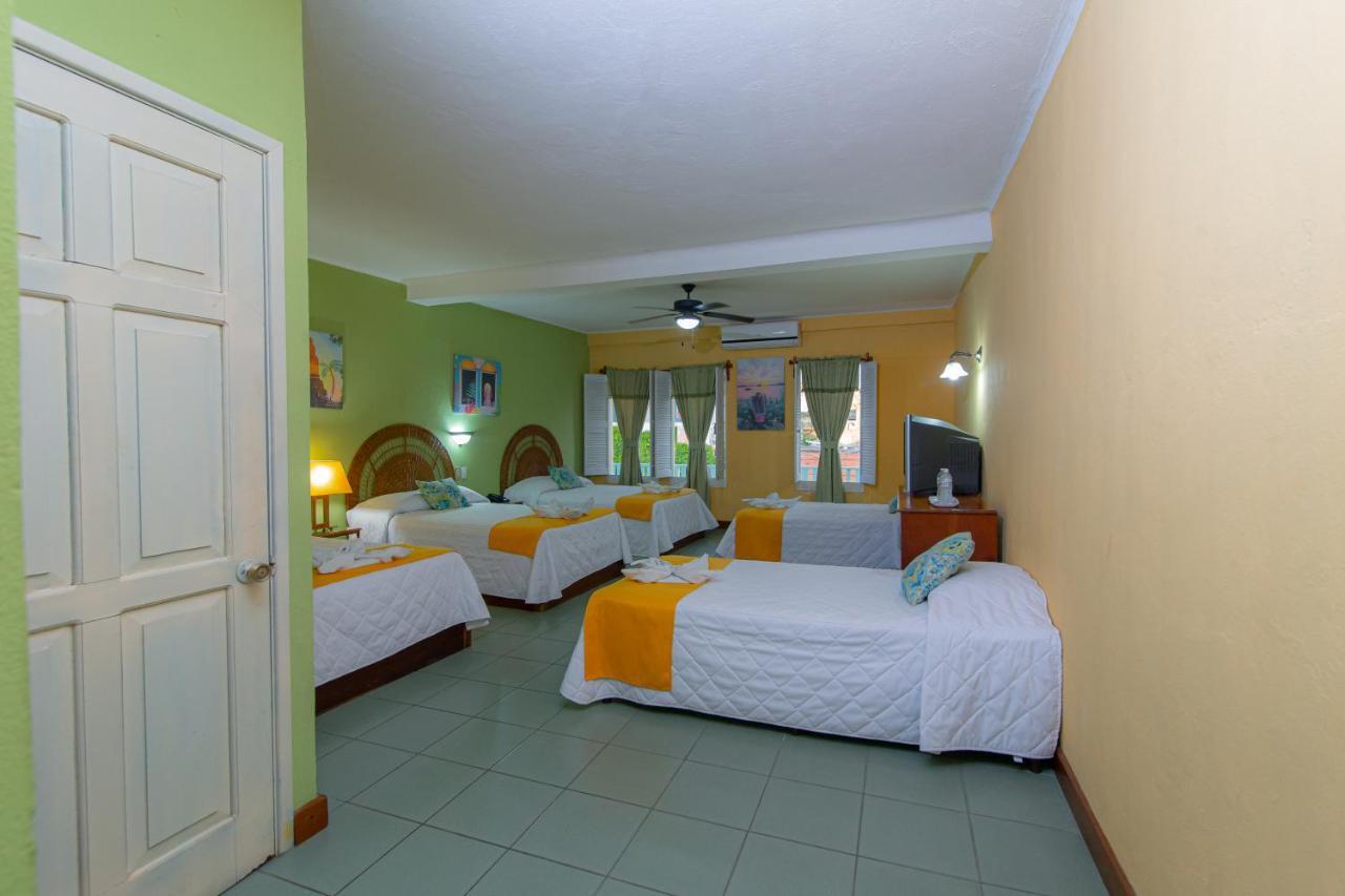 Hotel Santana Flores Extérieur photo