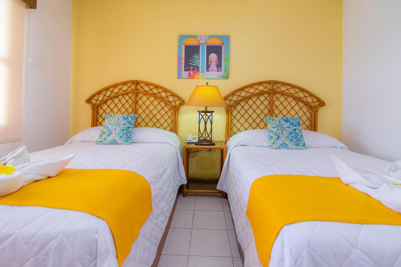 Hotel Santana Flores Extérieur photo